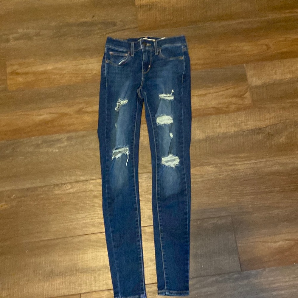 Levi’s 710 super skinny size 25, distressed jeans
